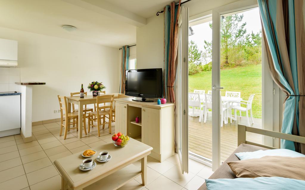 Lagrange Vacances Le Hameau De Peemor Pen 크로종 객실 사진